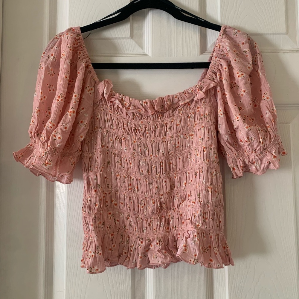 Cute floral springtime blouse.